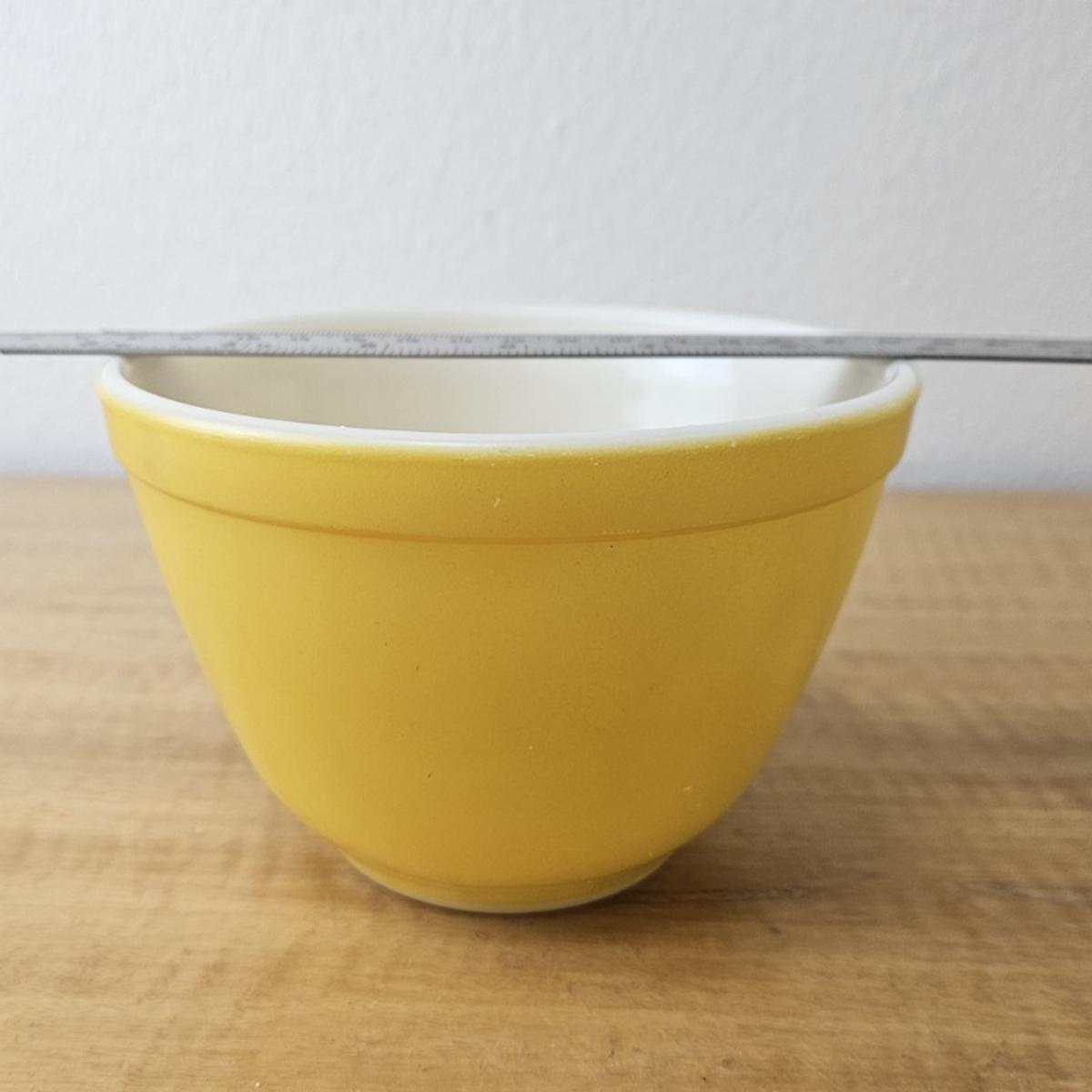 PYREX #401 Yellow Mixing Bowl 1-1/2 Pint 1.5 Pt vintage USA