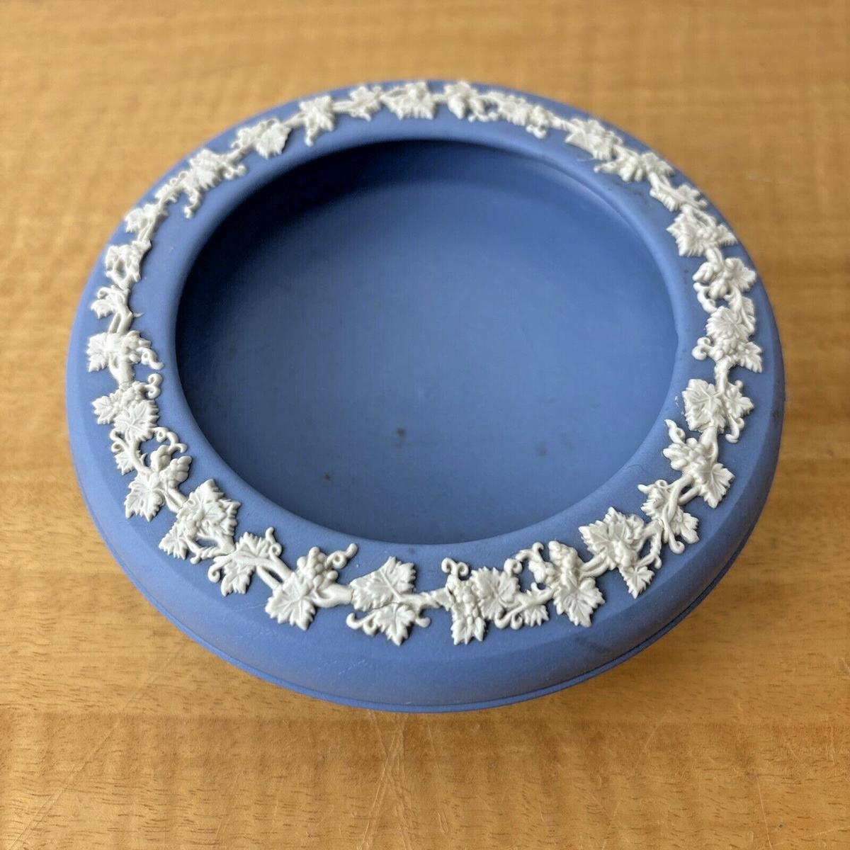Wedgwood Pale Blue Jasperware Rimmed Flat Japanese Vase Bowl 5"